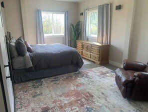 1 bedroom, desk, free WiFi, bed sheets