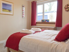 3 bedrooms, free WiFi, bed sheets - 3 bedroom accommodation in Biggar (Biggar)