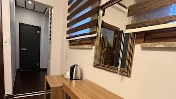 Classic Triple Room | Soundproofing, free WiFi, bed sheets