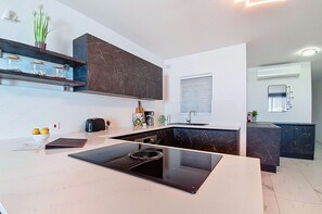 Fridge, microwave, oven, stovetop