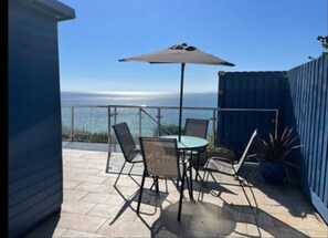 تناول الطعام بالخارج