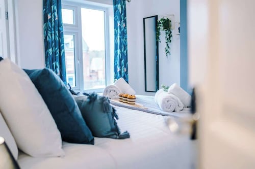 Stunning 3-bed house, amazing location, sleeps 5!