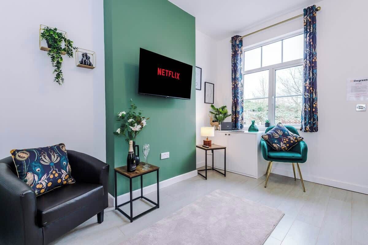 TV, Netflix, streaming services, offices