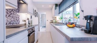 Stunning 3-bed house, amazing location, sleeps 5!