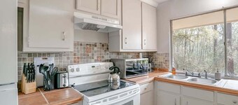 Mins to Museum, Parks, Downtown - Parkhill Place
