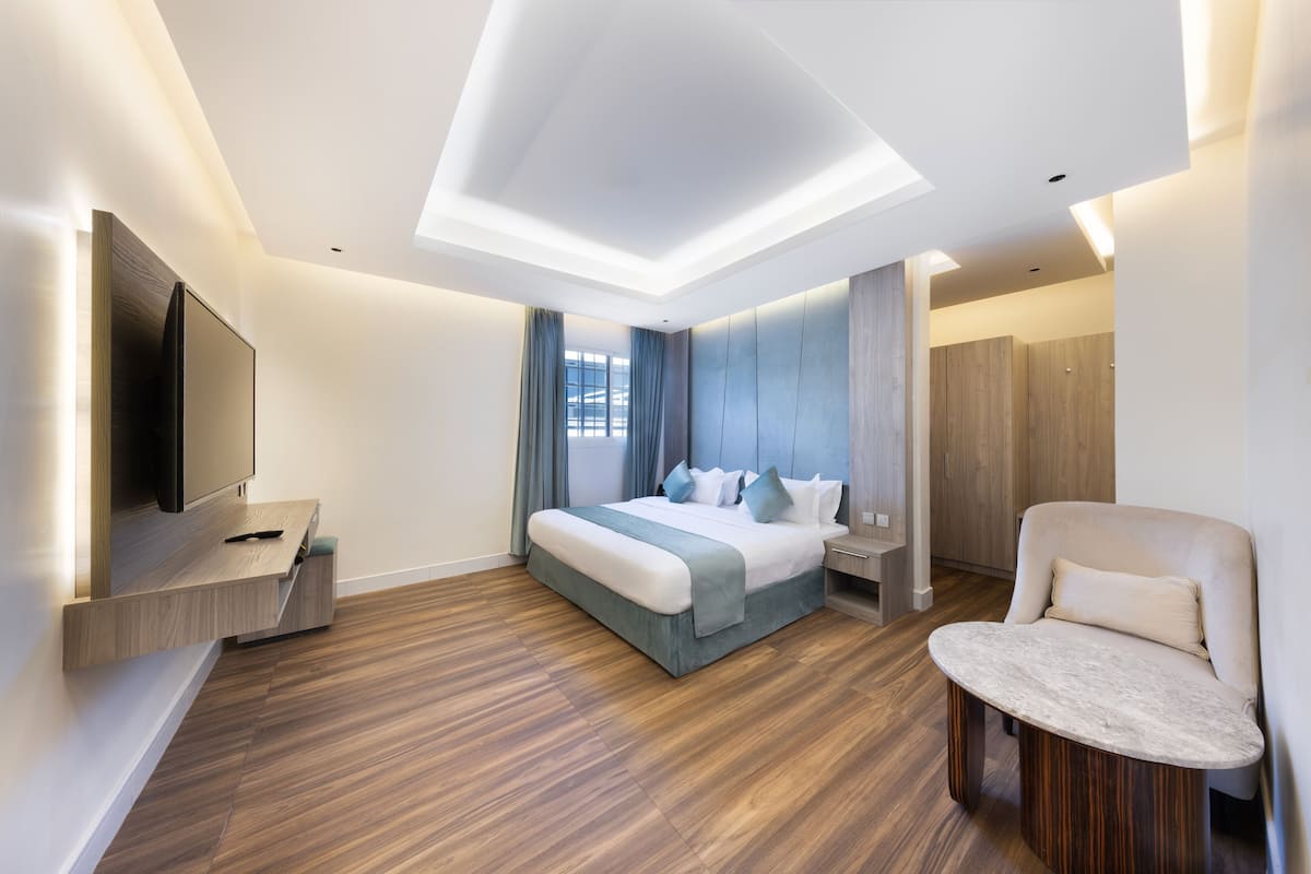 Phòng Tiêu chuẩn | Nệm Select Comfort, két bảo mật tại phòng, bàn, phòng cách âm 