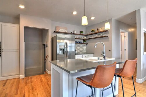 *New Listing* Downtown GJ Home w/ Outdoor Oasis & Hot Tub