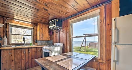 Full Cabin: 7 Steps to the Lake! PET FRIENDLY