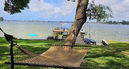 Sylvia's Suite Dreams-kayak and paddleboard free, close to Destin & best beaches