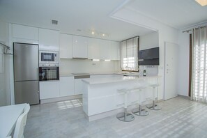 Fridge, microwave, oven, dishwasher