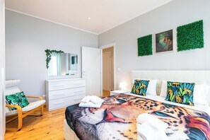 2 bedrooms, bed sheets