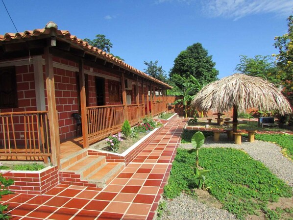 Fachada de la propiedad