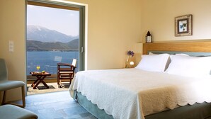 Room - Stylish Contemporary Villa with Sea Views and Steps to the Water (Meganissi)