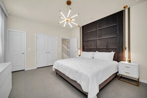 10 quartos, ferros/tábuas de passar roupa, Wi-Fi, roupa de cama