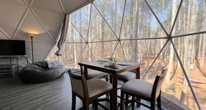 Luxury Honey Dome Treehouse with private Hot Tub