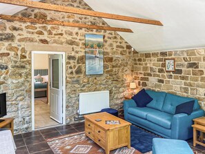 TV - Church Cottage nestles in the grounds of the Old Vicarage in Darley Bridge. (Darley Bridge, near Matlock)