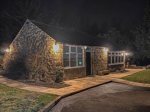 Exterior - Church Cottage nestles in the grounds of the Old Vicarage in Darley Bridge. (Darley Bridge, near Matlock)