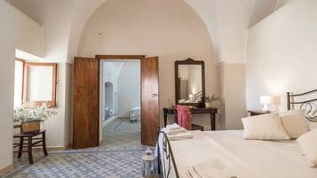 3 camere, ferro/asse da stiro, Wi-Fi gratuito