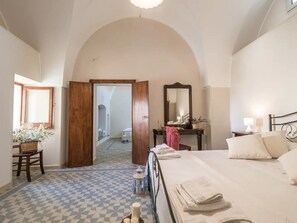 3 chambres, fer et planche à repasser, Wi-Fi gratuit