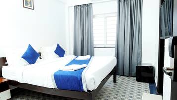 Frette Italian sheets, premium bedding, memory-foam beds, desk