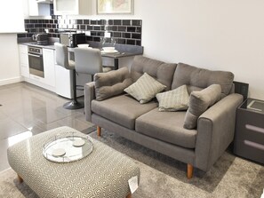 Living area - The Wheatsheaf - UKC6443 (Winterton-on-Sea)