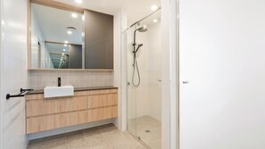 Bathtub - Stylish Beach Villa in Kingscliff (Kingscliff)