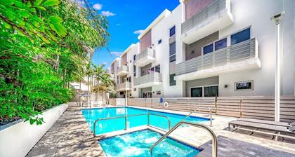 Pool+Hot Tub+Sauna+Gym! 1 Minute Walk To Beach!