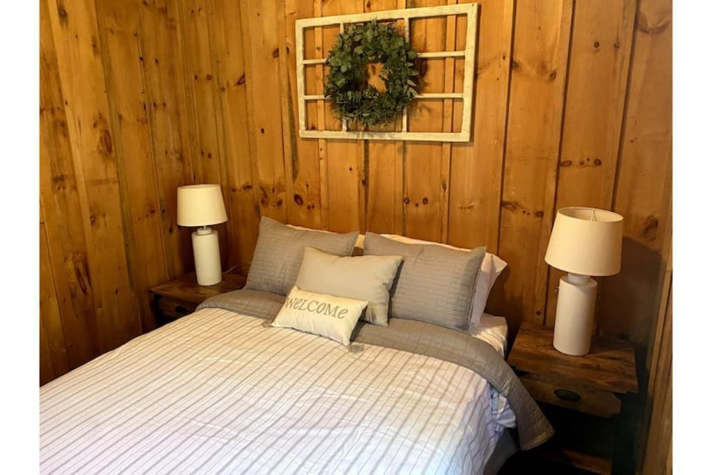 Hot Tub! Adirondack Getaway at The Great Sacandaga Lake