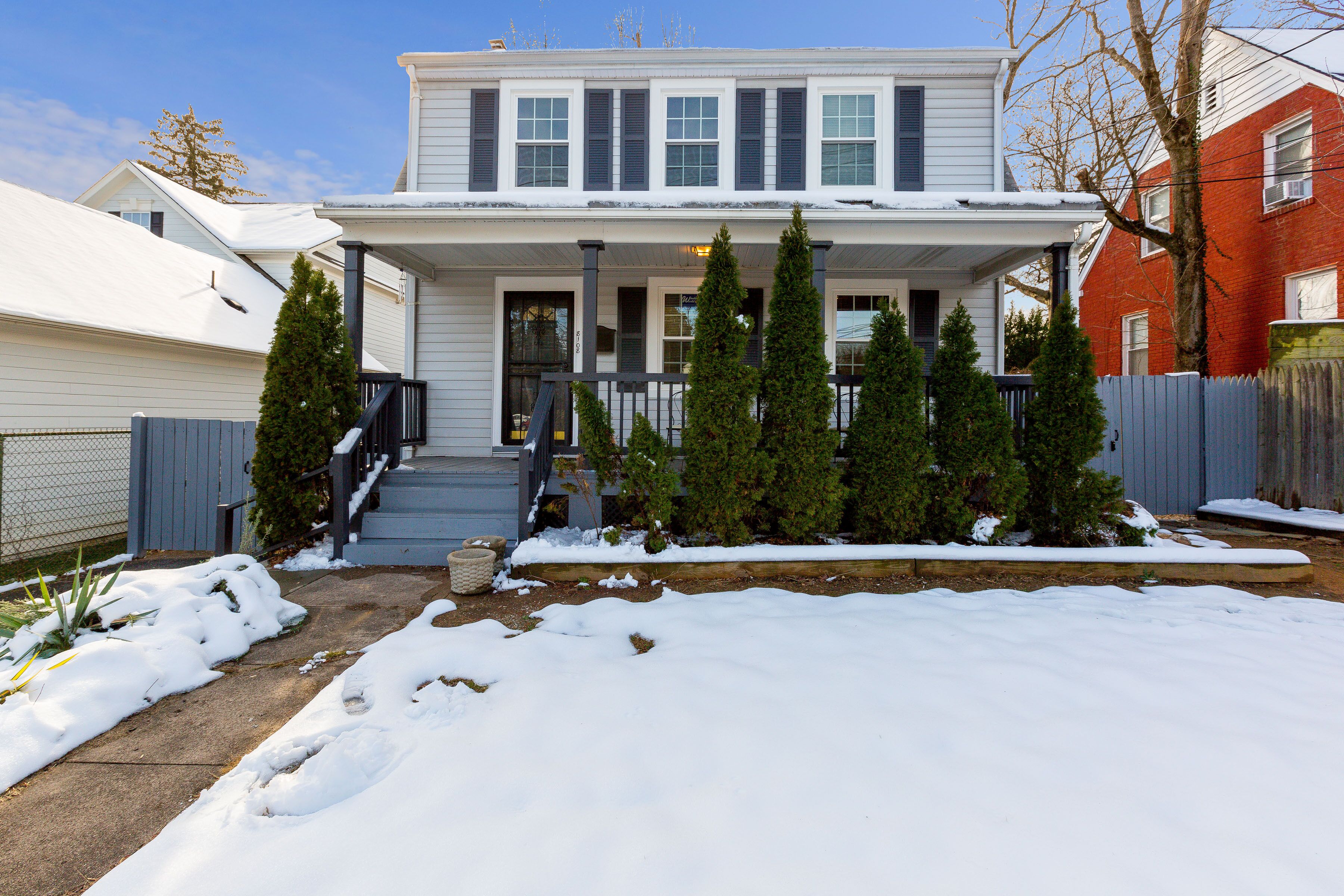 Our Home is Your Home Welcome To Bethesda MD!  Convenient To Washington DC