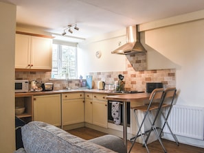 Fridge, microwave, oven, cookware/dishes/utensils