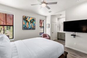 2 bedrooms, desk, iron/ironing board, free WiFi