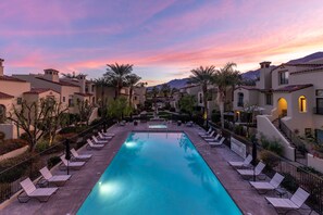 Pool - Villa Villorrio - Vibrant 2-Story Condo Near Downtown Palm Springs (Palm Springs)