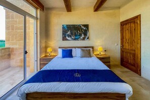 4 bedrooms, iron/ironing board, WiFi, bed sheets - Sunset Serenity - Four Bedroom Villa, Sleeps 9 (San Lawrenz)