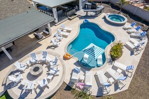 Piscina all'aperto, una piscina riscaldata