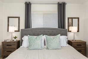 3 bedrooms, desk, iron/ironing board, free WiFi