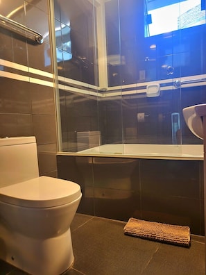 Free toiletries, towels