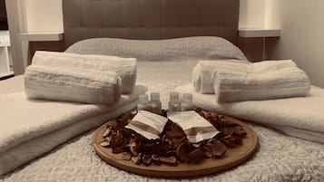 2 bedrooms, in-room safe, free WiFi, bed sheets