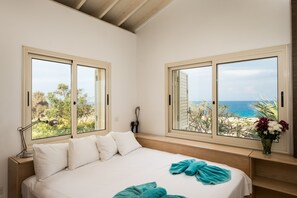 4 bedrooms, in-room safe, iron/ironing board, free WiFi