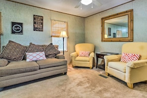 TV - Cozy Gulf Breeze Home, 3 Mi to East Bay! (Gulf Breeze)