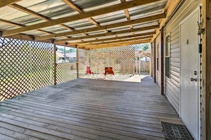 Terrace/patio - Cozy Gulf Breeze Home, 3 Mi to East Bay! (Gulf Breeze)