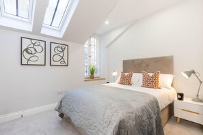 2 bedrooms, desk, iron/ironing board, travel cot