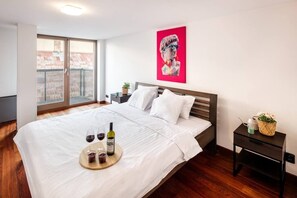 3 quartos, ferros/tábuas de passar roupa, Wi-Fi, roupa de cama