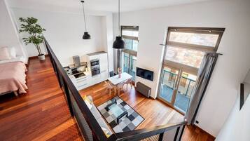 3 slaapkamers, een strijkplank/strijkijzer, wifi, beddengoed