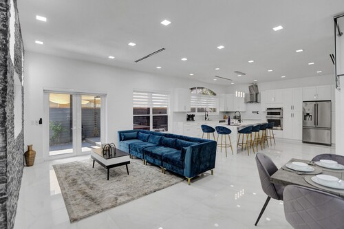 4 Bedroom Designer Home Next to Shul and Community Pool