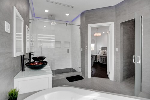 4 Bedroom Designer Home Next to Shul and Community Pool