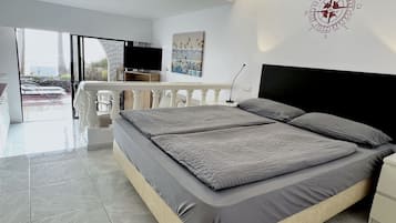1 bedroom, in-room safe, desk, free WiFi
