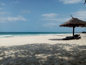 Chaise longue, serviettes de plage