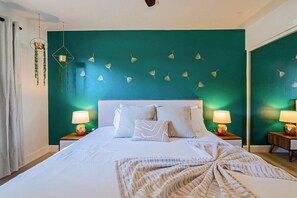 5 chambres, fer et planche à repasser, lit de bébé portatif, Wi-Fi