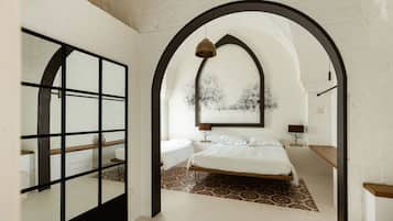 Quadruple Room | Minibar, in-room safe, desk, blackout curtains