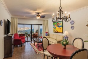 TV, ping pong - Beachfront 2BR Condo with Gym & Hot Tub (Cabo San Lucas)